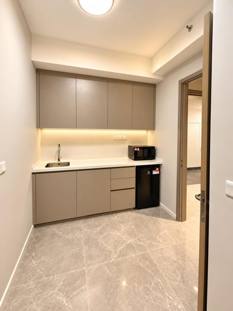 Kitchen or kitchenette, minibar, stove, kitchen