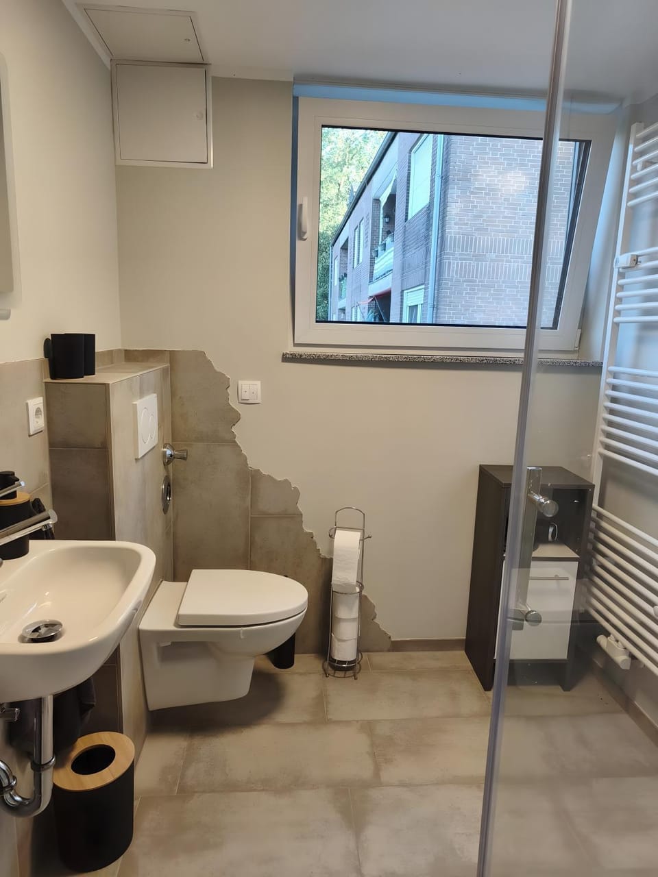 Bathroom, Living room