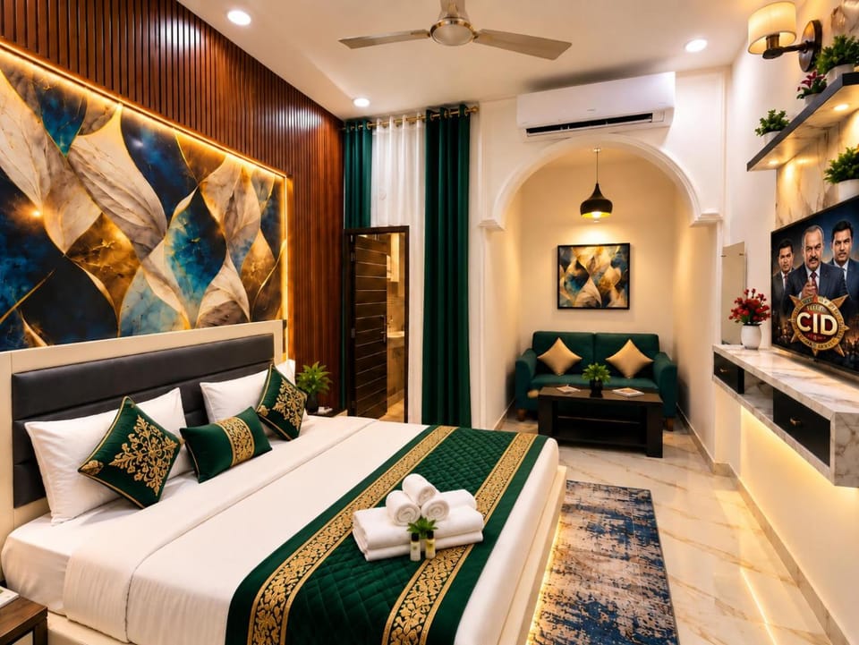 Property building, Bed, Photo of the whole room, Bedroom, fireplace