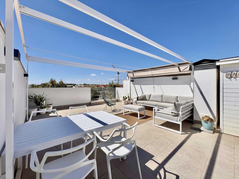 Rambla Beach Penthouse Sun Deck & Sea View Apartment in Pilar de la Horadada