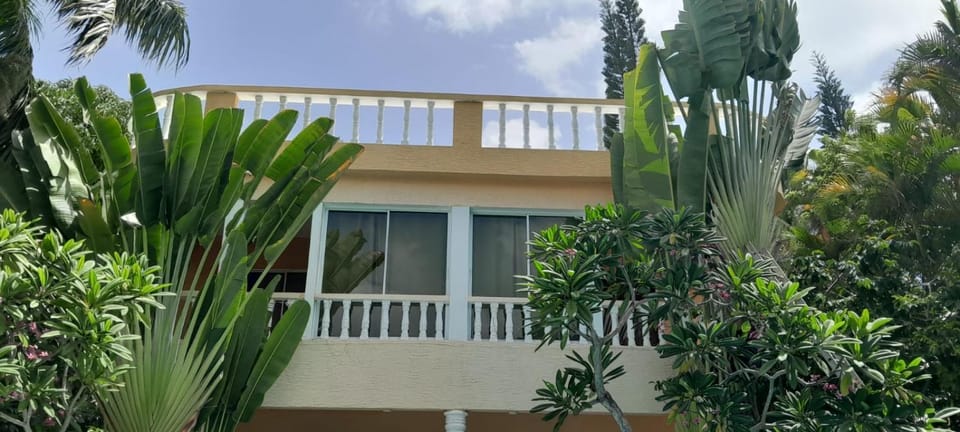 Secure four bedroom villa with a private pool near the town and beaches Villa in Sosua