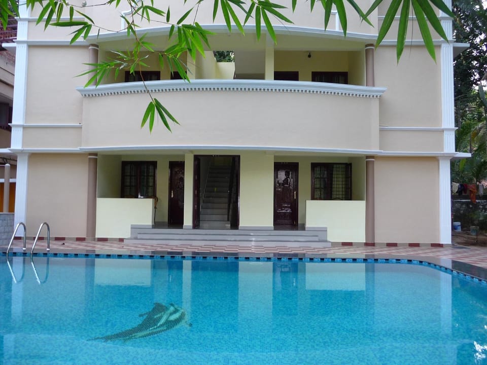 Property building, Bird's eye view, Swimming pool