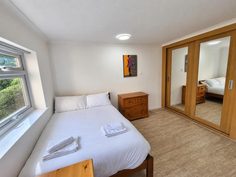 Bedroom, wardrobe