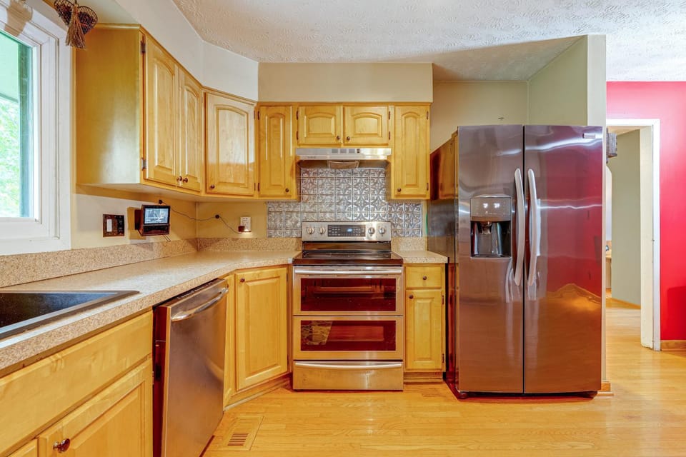 Working Travelers Welcome! Cozy New Albany Escape House in Jefferson Township