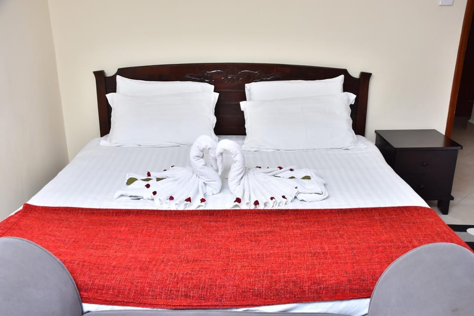 Bed, towels