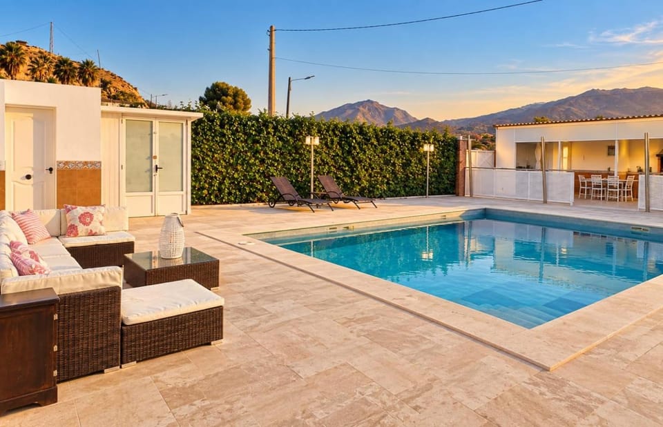 Solarium, Lounge or bar, Swimming pool