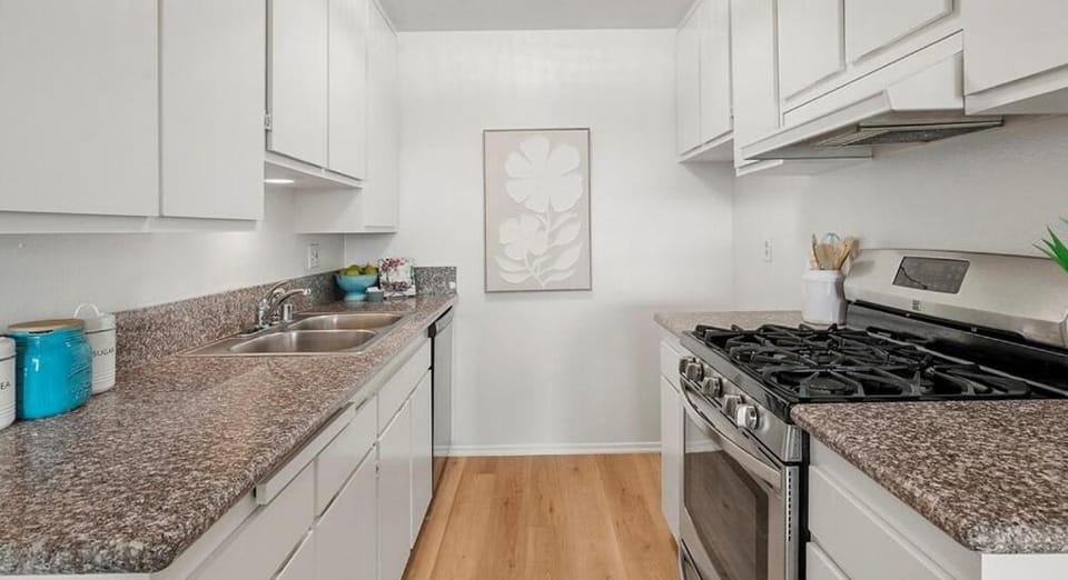 Spacious Two Bedroom Condo Near Hermosa Beach Apartment in Hermosa Beach
