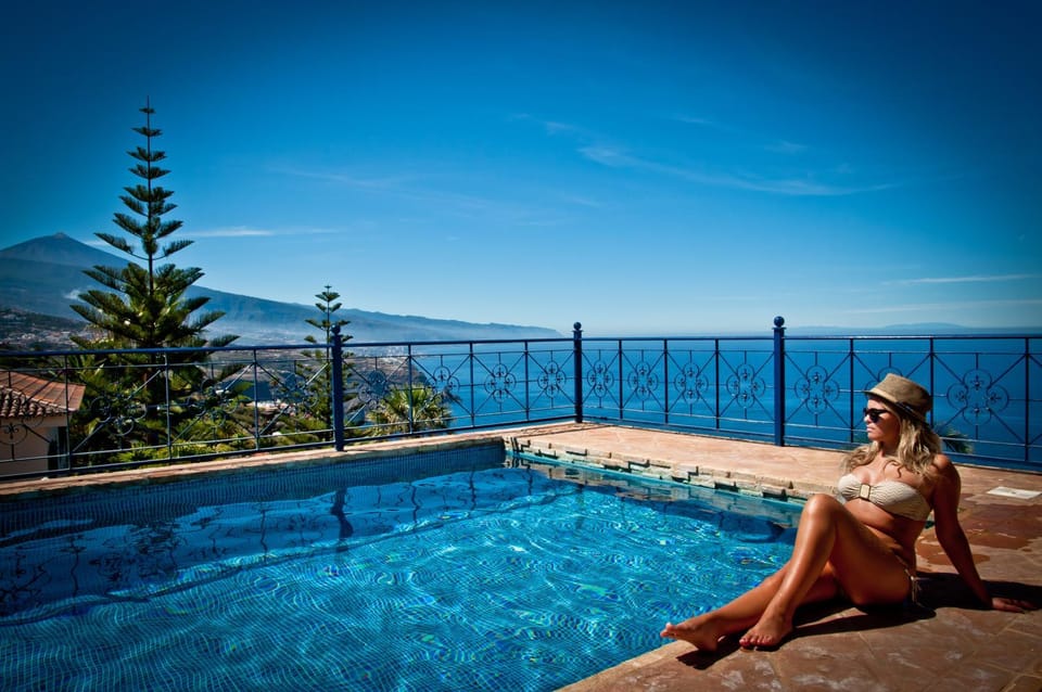 Sea view, Swimming pool