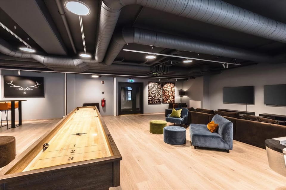 Communal lounge/ TV room