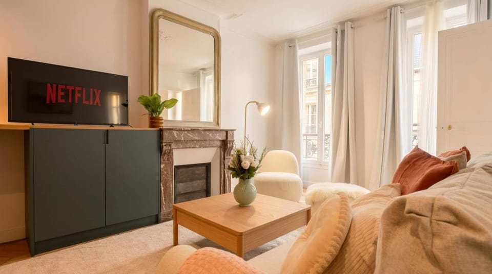 Spacious 2BR Luxembourg Garden Apartment in Paris