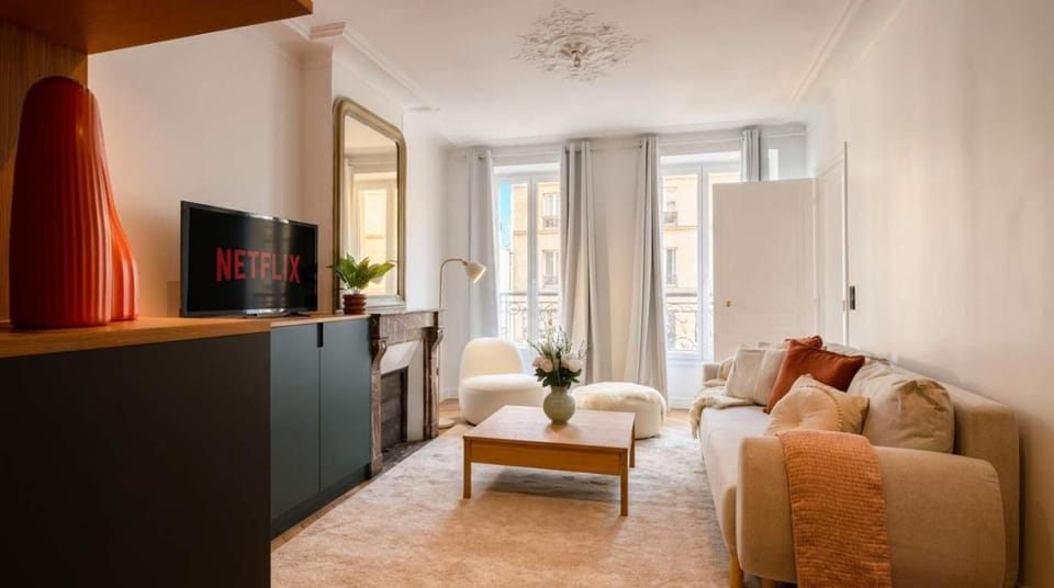 Spacious 2BR Luxembourg Garden Apartment in Paris
