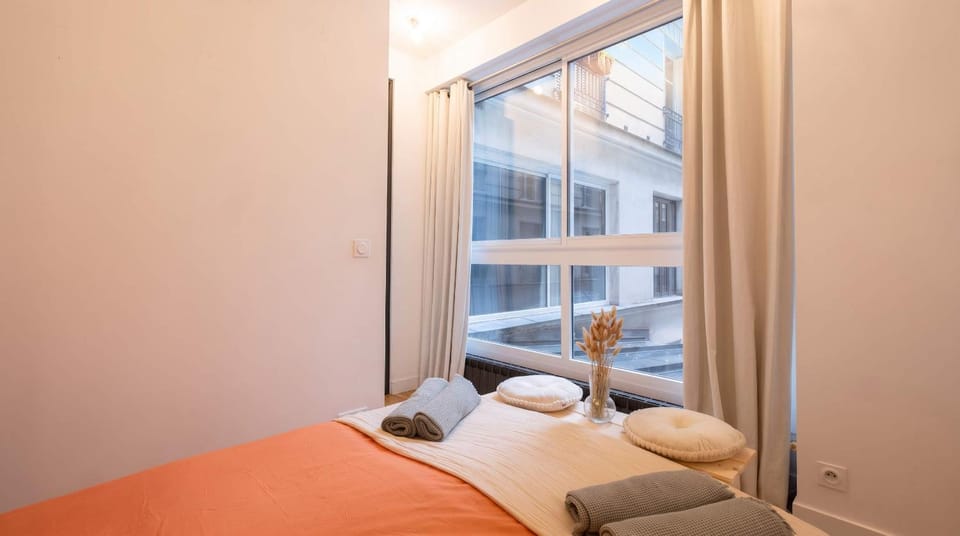 Charming Parisian flat near Louvre Apartment in Paris