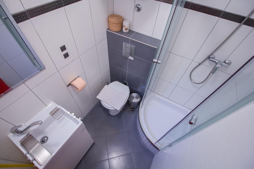 Shower, Toilet, Bathroom