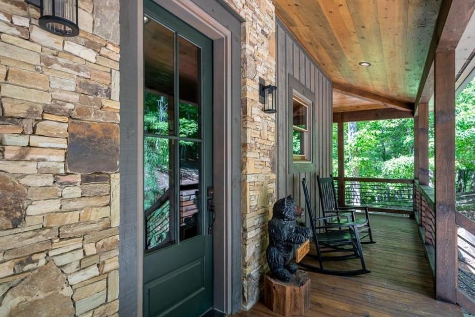 Harmony River Retreat - Riverfront - Hot Tub - Fire Pit - Fireplace Nature lodge in Georgia