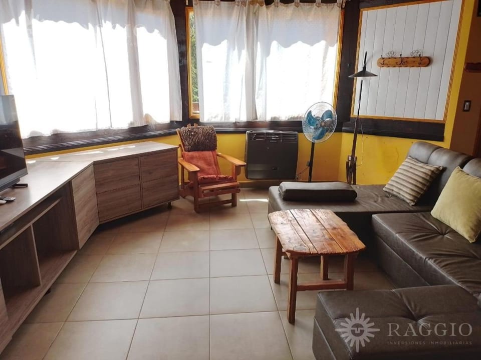 Cabaña Al Pie del Piltri Chalet in Chubut Province, Argentina