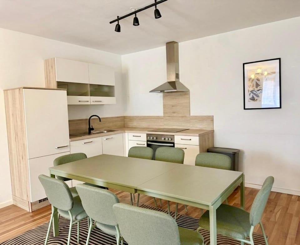 4-Room Long-Term Apartment with Free Parking Apartment in Vienna