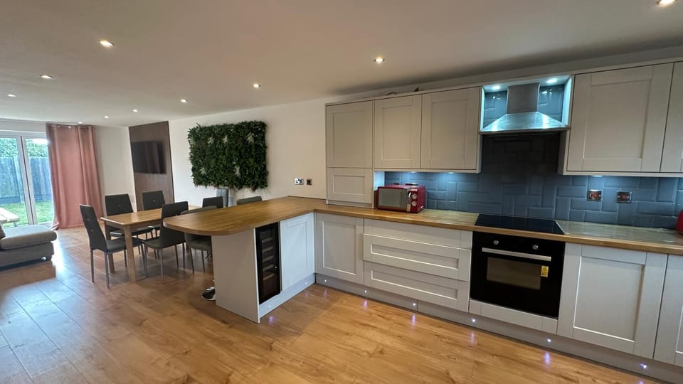 Kitchen or kitchenette, Dining area, Garden view