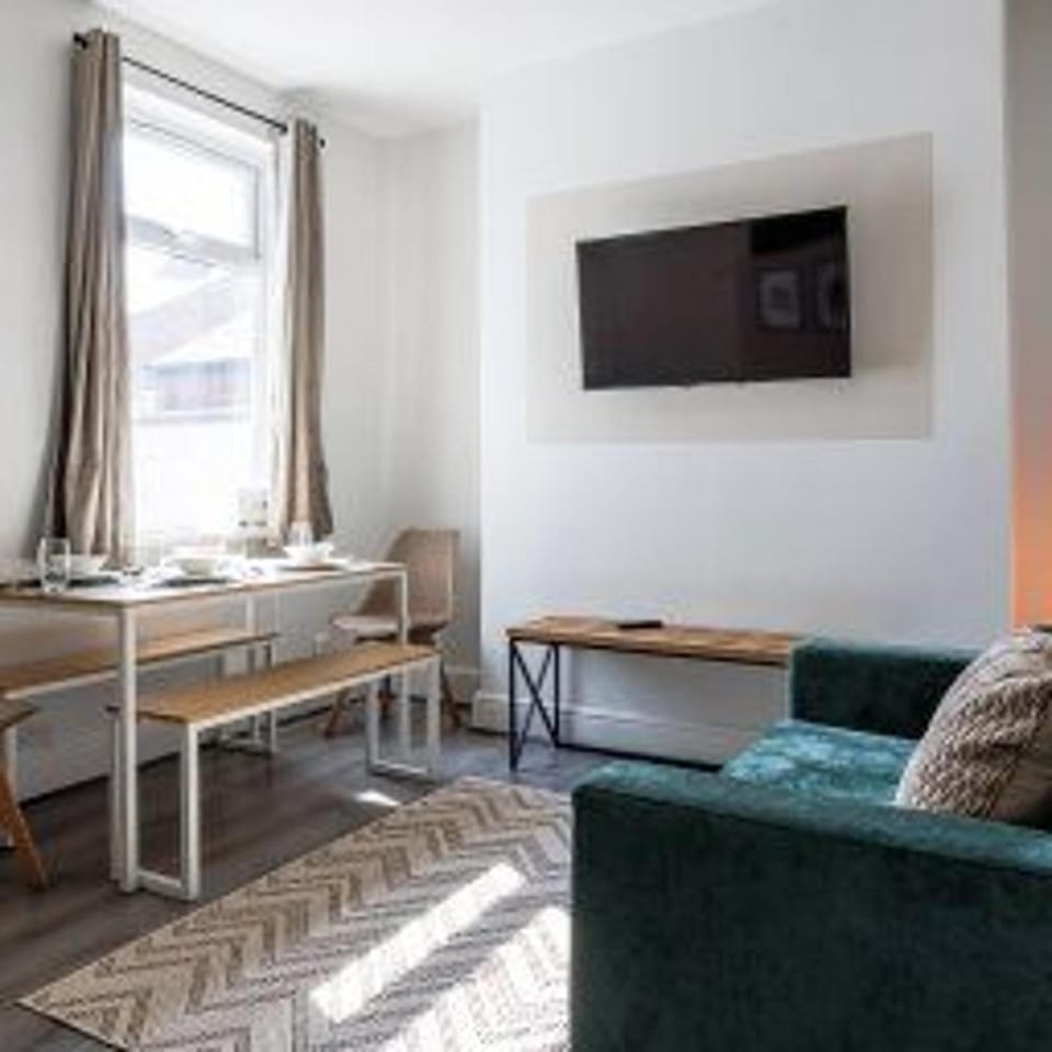 Darlington - House - Central Location - Sleeps 6 House in Darlington