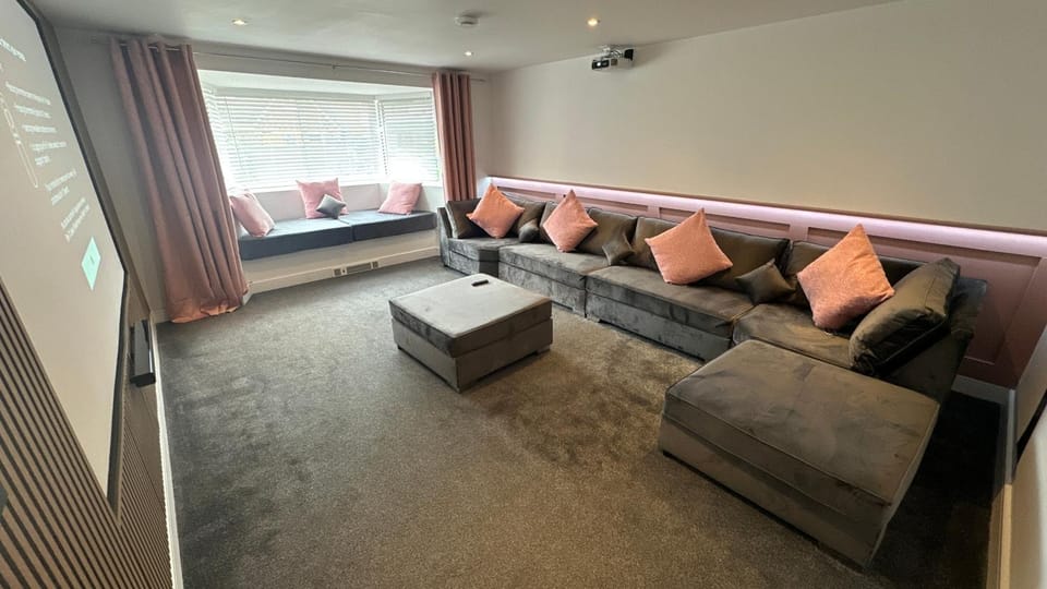 TV and multimedia, Living room, Seating area