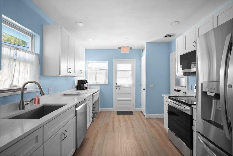 Kitchen or kitchenette, kitchen