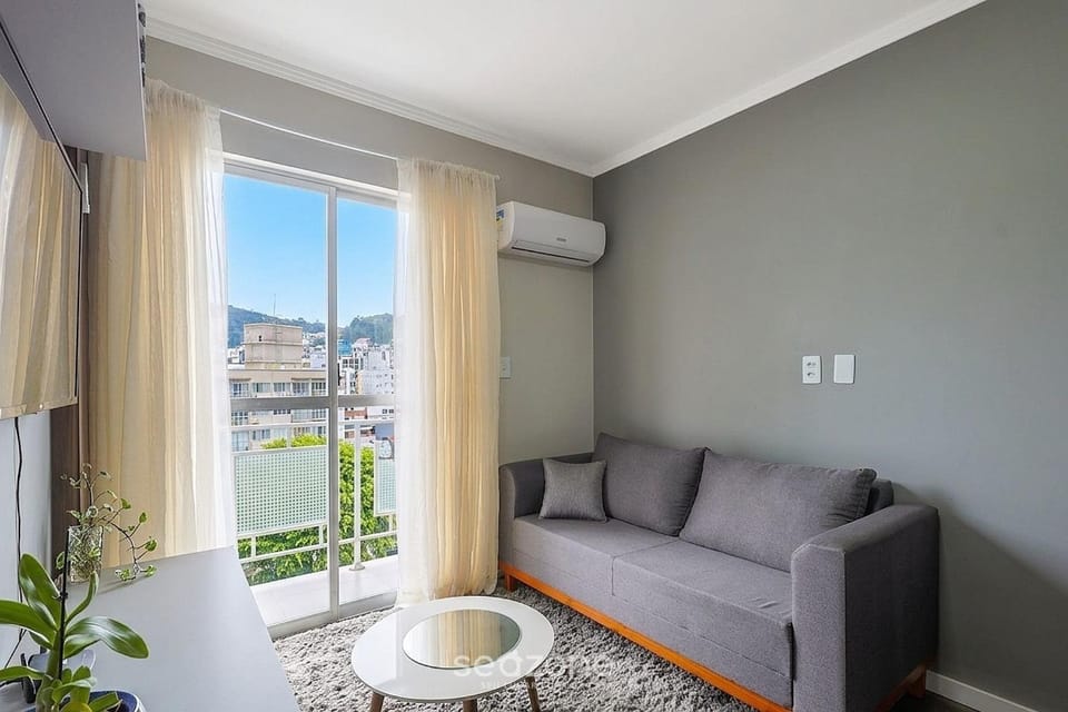 TV and multimedia, Living room, City view