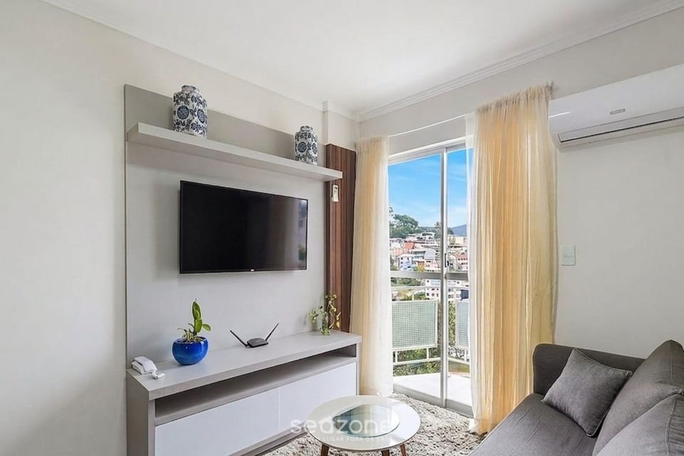 TV and multimedia, Living room, City view