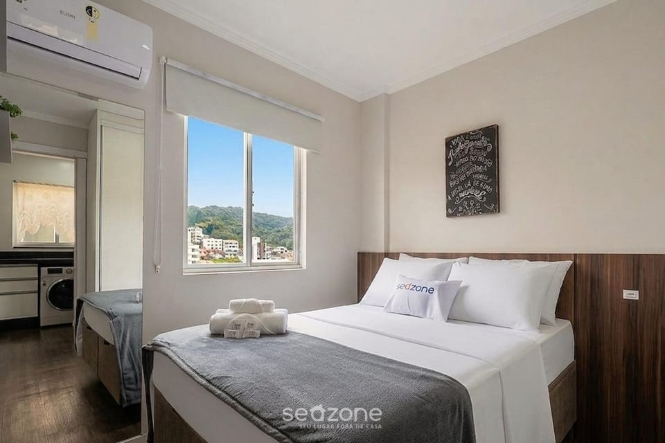 Bed, Bedroom, Mountain view