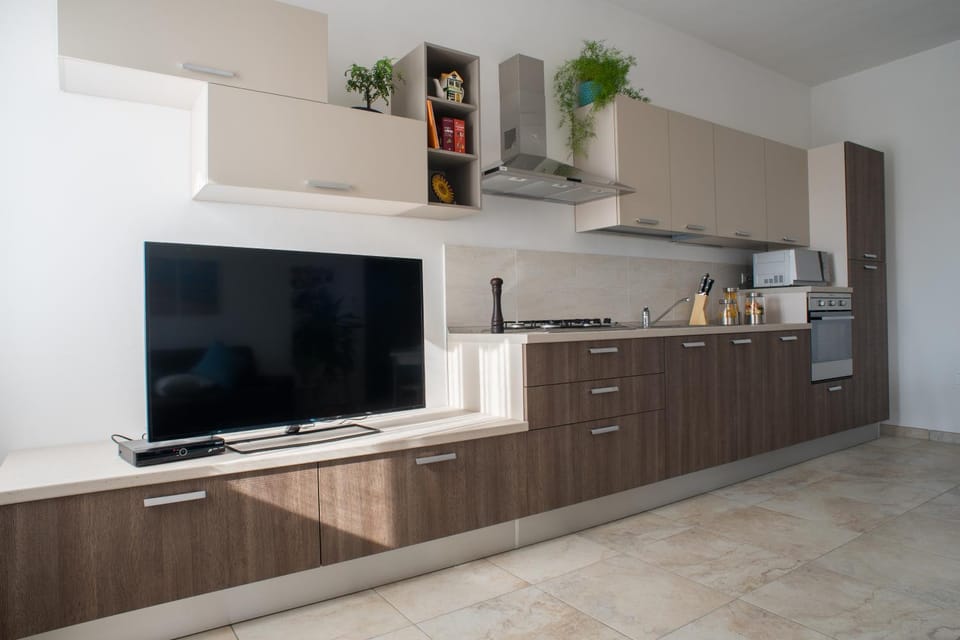 TV and multimedia, Kitchen or kitchenette