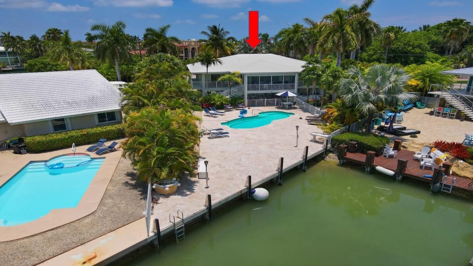Waterfront Luxury Home with Pool and Boat Dock House in Key Colony Beach