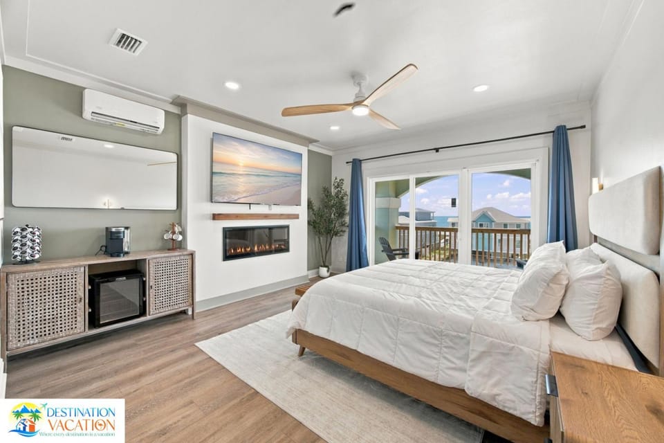 8BR Beach House Heated Pool Pickleball Apartment in West Beach