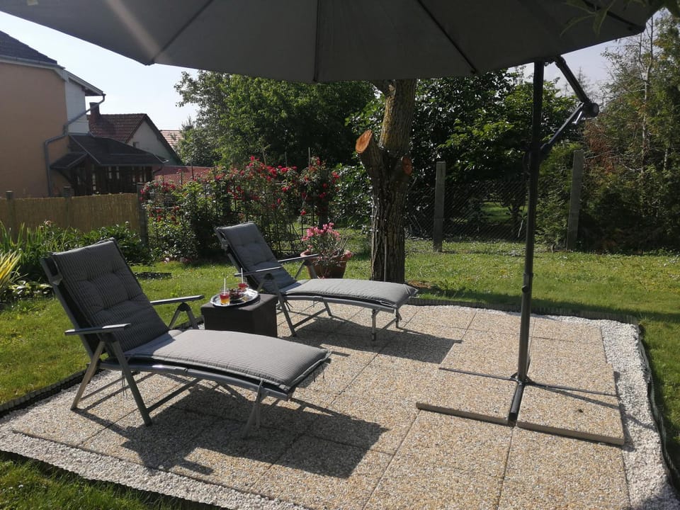 Garden, sunbed
