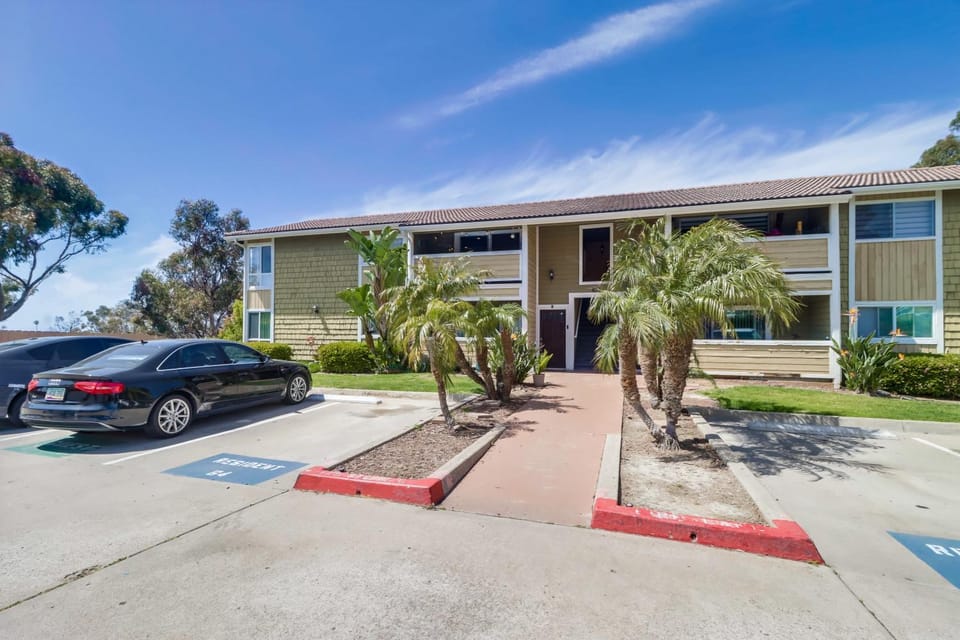 Entire Private Home with 3 Bedrooms, 2 Bath, Garage, King Bed, 2 Parking, Pool & Hot Tub, Available Now House in Chula Vista