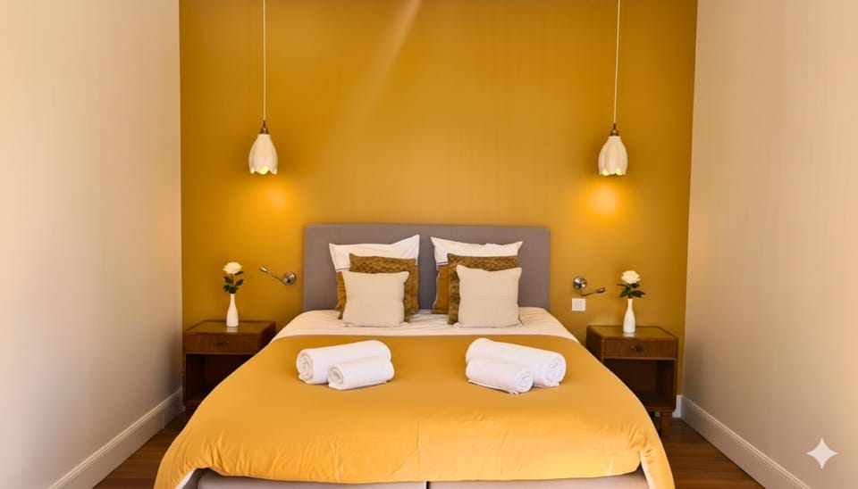Bed, heating, towels, air conditioner