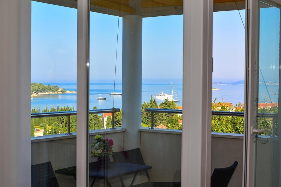 Property building, Sea view