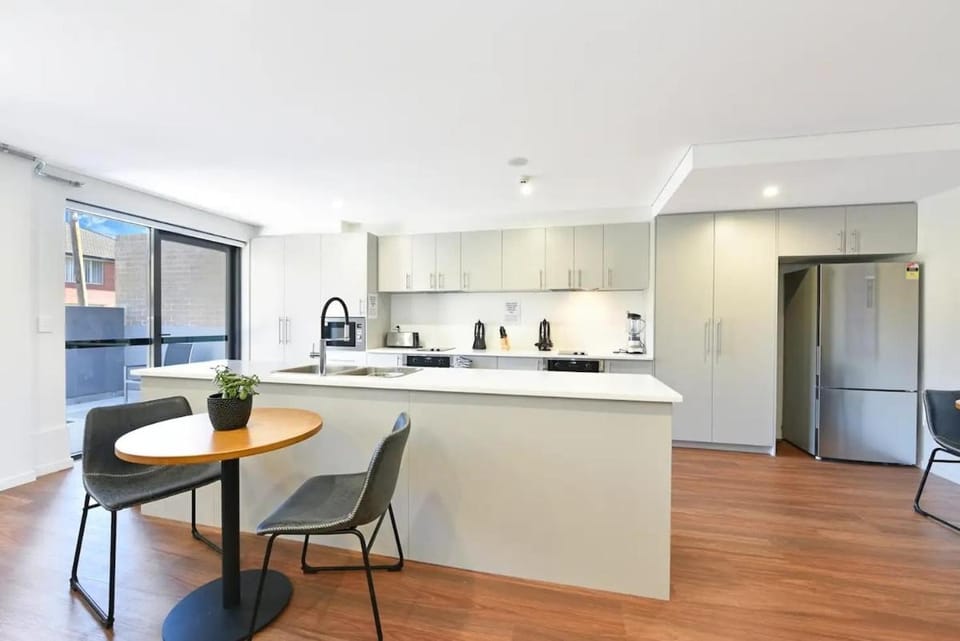 Modern Fully Furnished Studio Apartment in Kensington