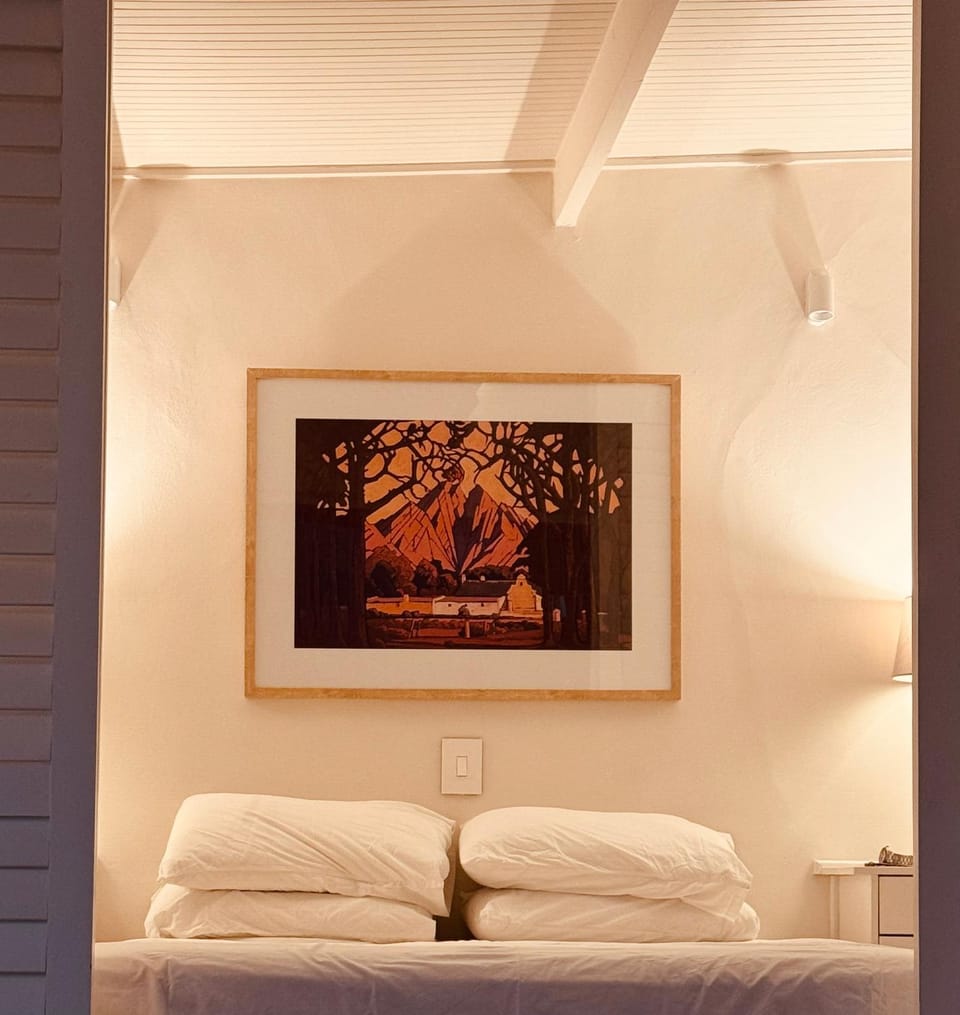 Bed, Photo of the whole room, Decorative detail, Bedroom