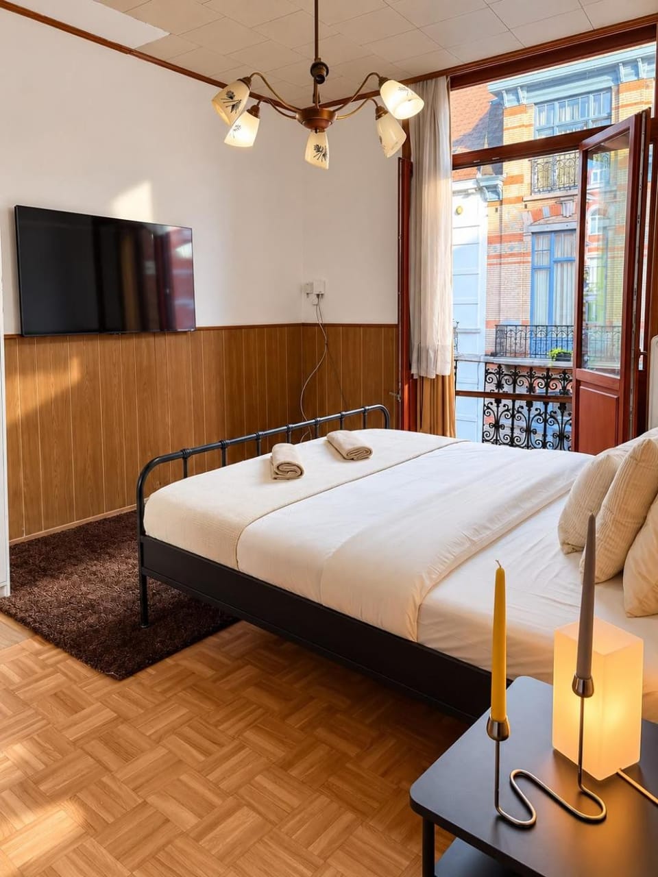 Bed, TV and multimedia, Photo of the whole room, Bedroom