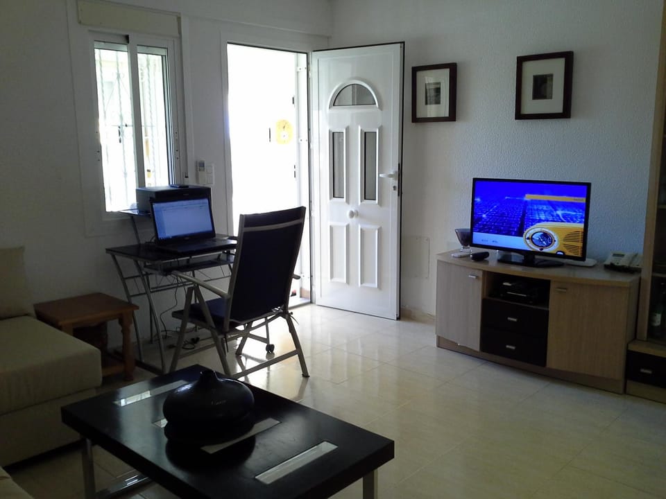 Day, Living room