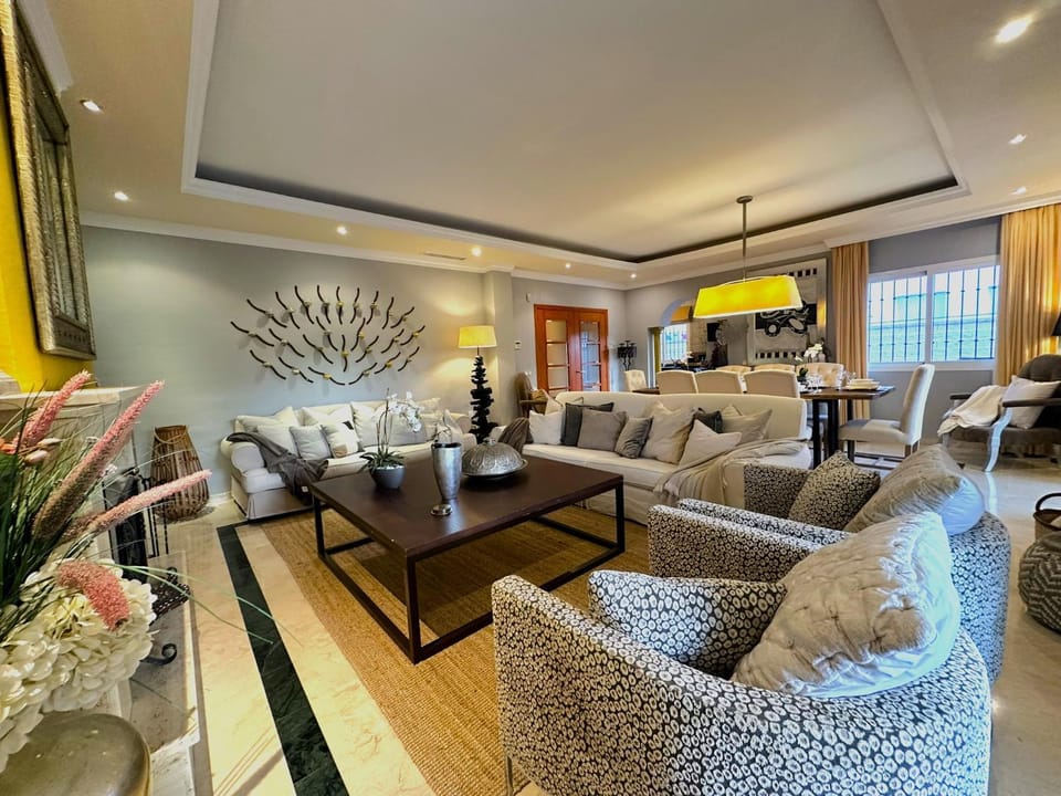 TV and multimedia, Living room, Seating area