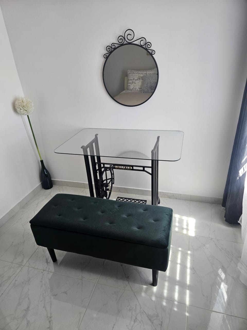 Seating area, Bedroom