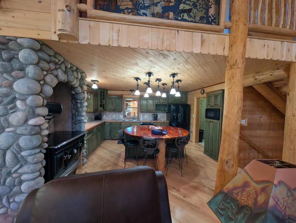 Almont Mountain Cabin Hot Tub , Forest Views Cabin in Almont
