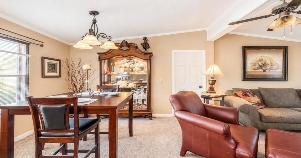 Corporate Retreat Cottage in the city Apartment in Auburn Hills
