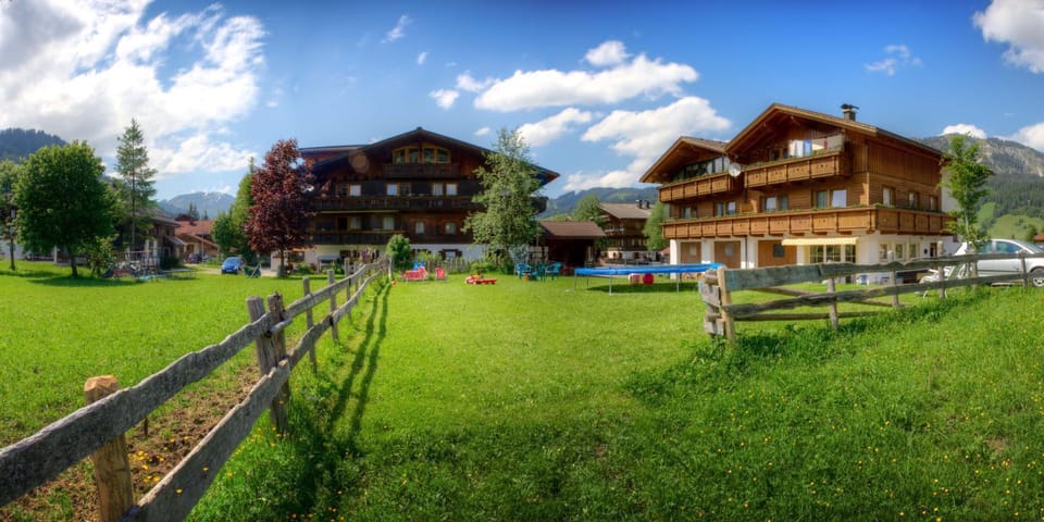 Patio, Patio, Restaurant/places to eat, Facade/entrance, Day, Neighbourhood, Natural landscape, Summer, BBQ facilities, Fishing, Garden, Garden, Ski School, Skiing, Table tennis, Balcony/Terrace, Balcony/Terrace, Hiking, Cycling, On site, Supermarket/grocery shop, Shopping Area