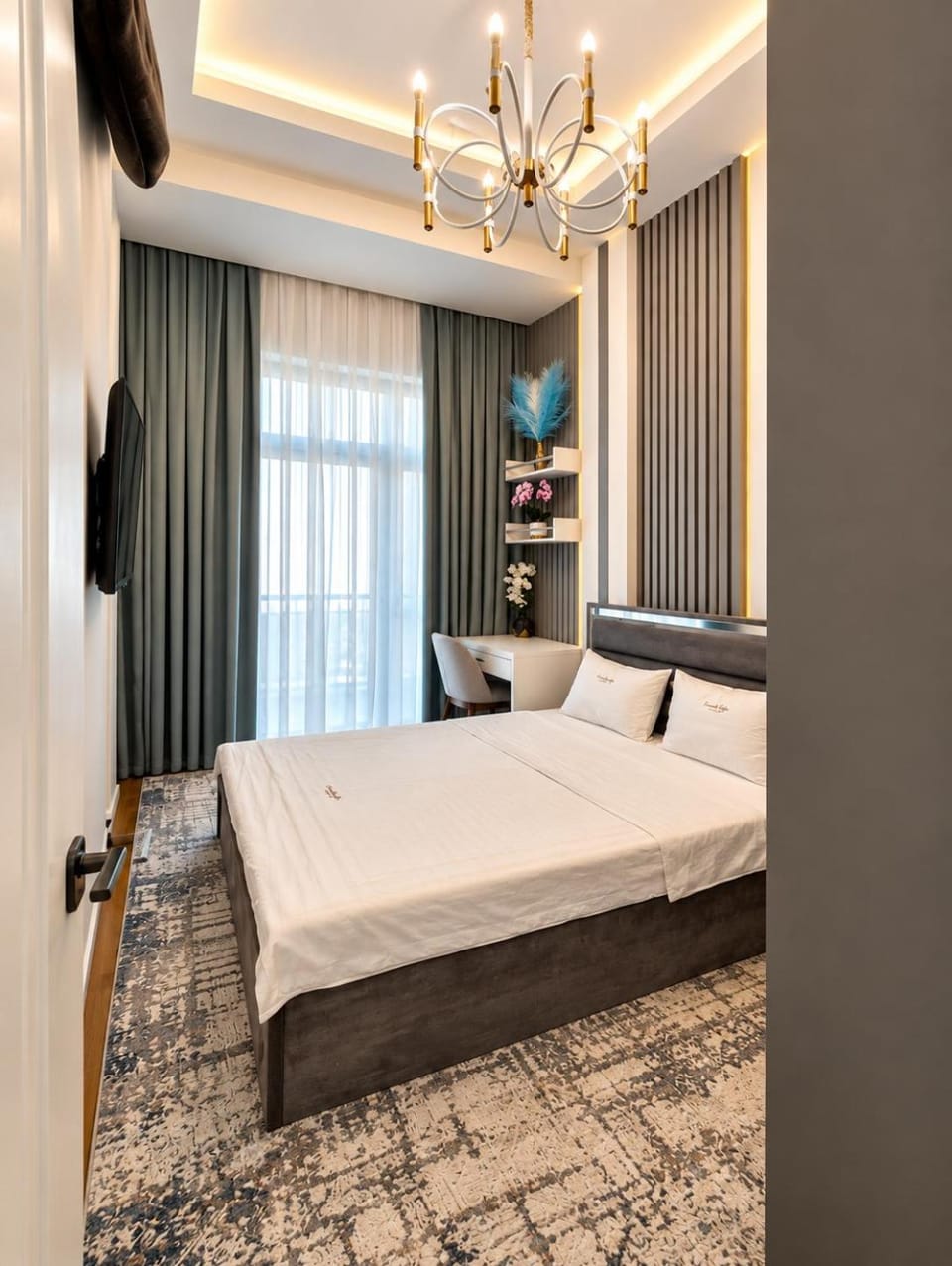 TV and multimedia, Photo of the whole room, Bedroom