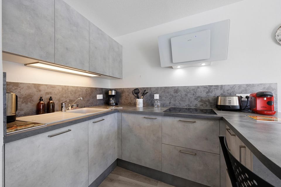 Kitchen or kitchenette, Living room