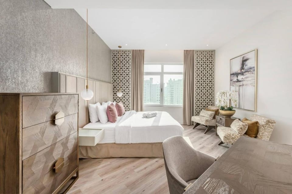 FIRST CLASS 3BR Timeless Luxury w Beach Access Apartment in Dubai