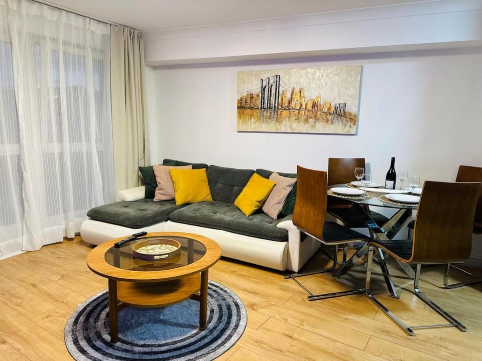 Luxury Modern Flat Sleep 4 Free Secured Parking Apartment in Gravesend