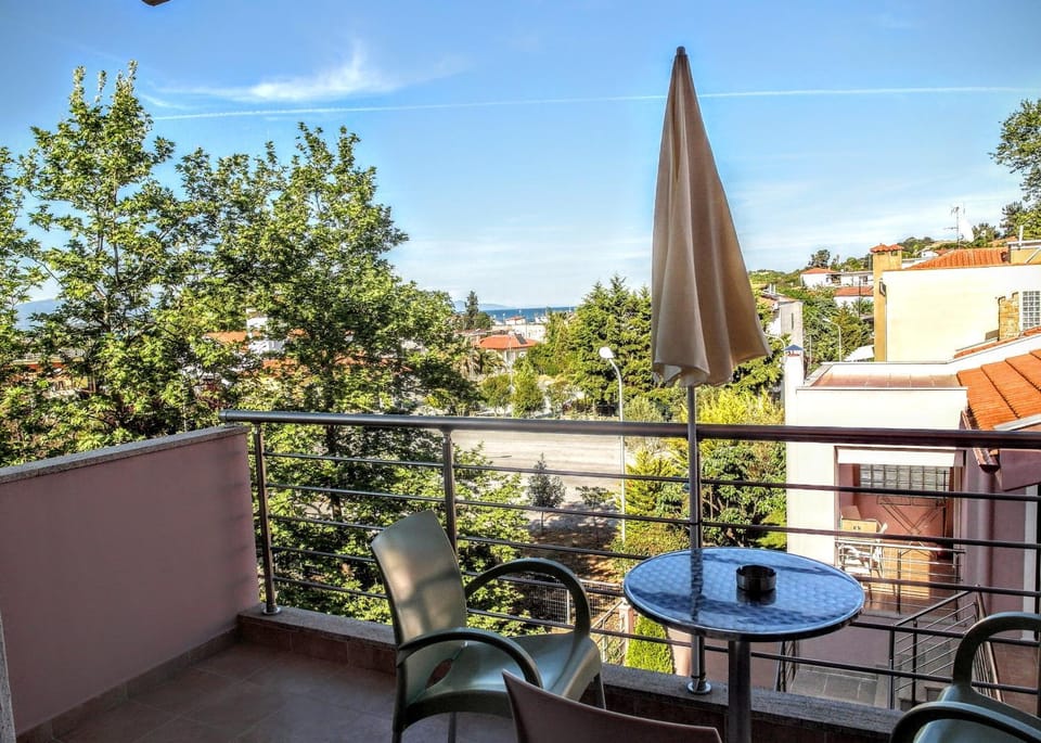 Garden view, Sea view