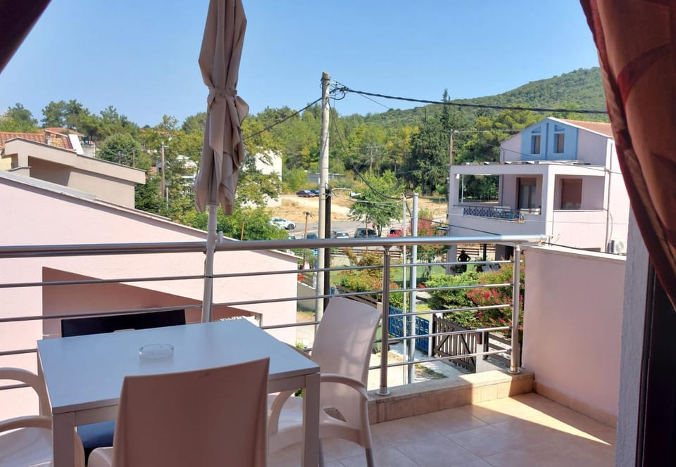 View (from property/room), Balcony/Terrace