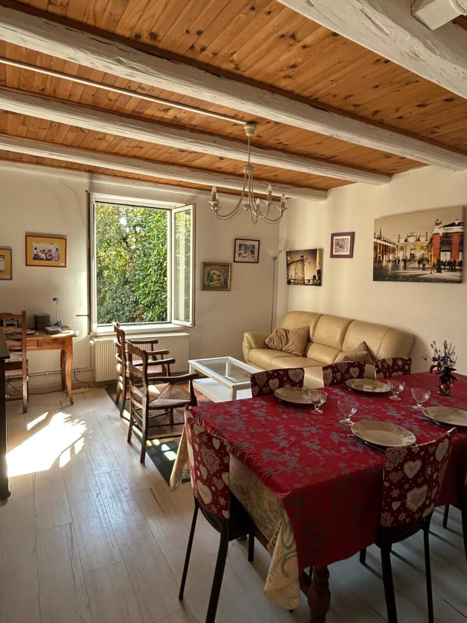 Les volets bleus House in Vosges